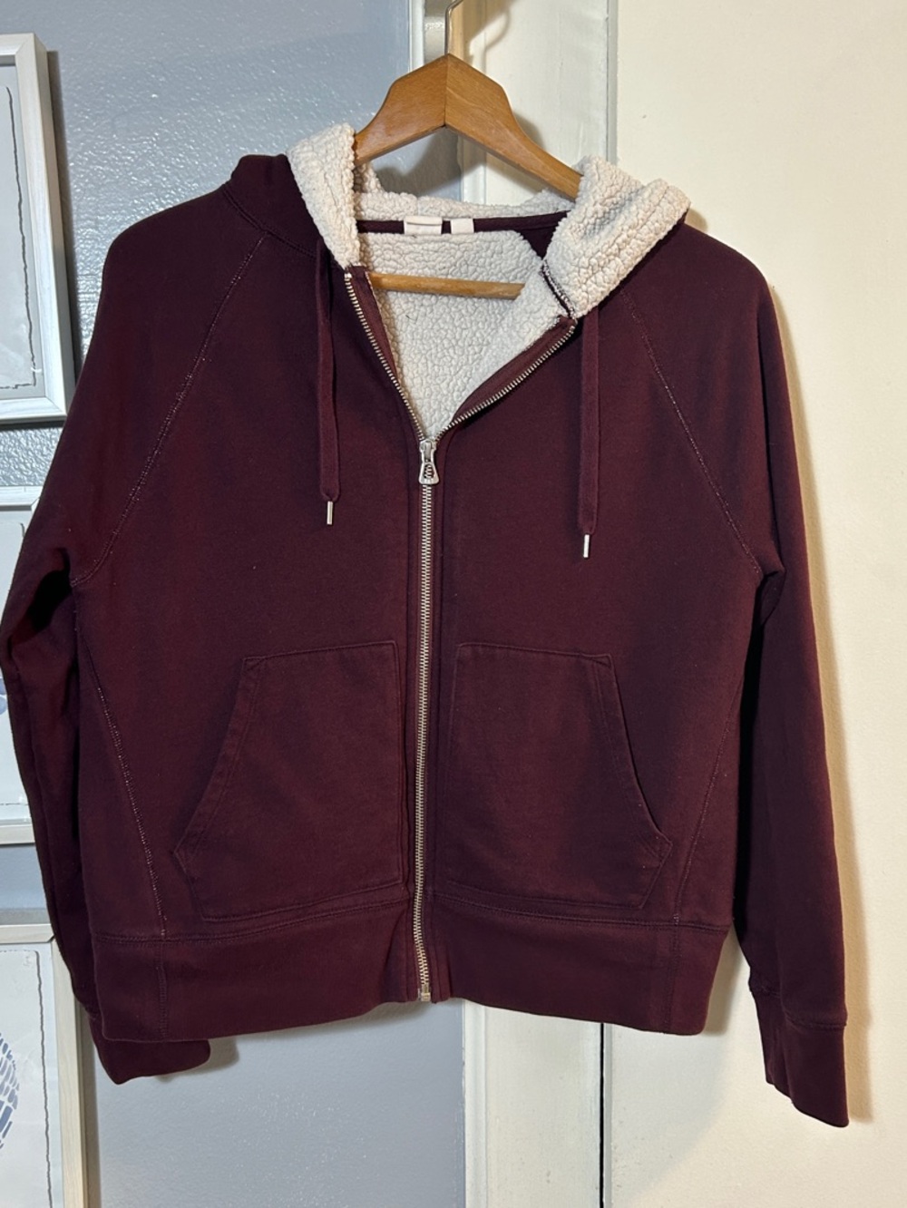 Gap Women’s Sherpa-Lined Maroon Full Zip Drawstring Hoodie Jacket Size M Pockets